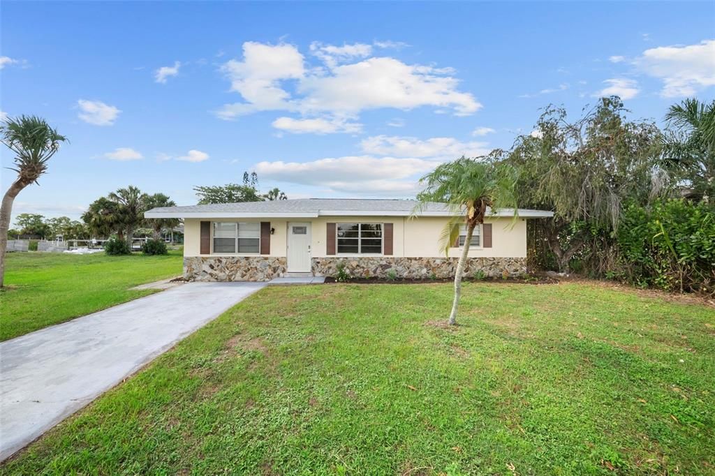 For Sale: $345,000 (3 beds, 2 baths, 1170 Square Feet)