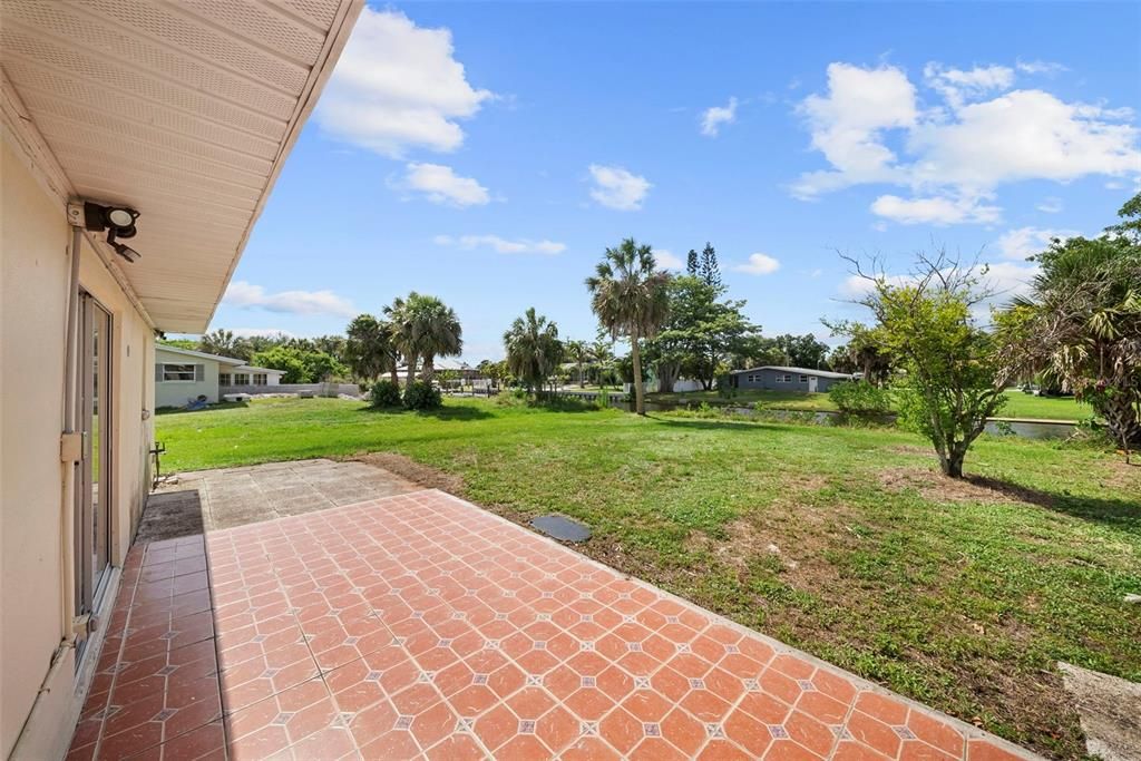 For Sale: $345,000 (3 beds, 2 baths, 1170 Square Feet)