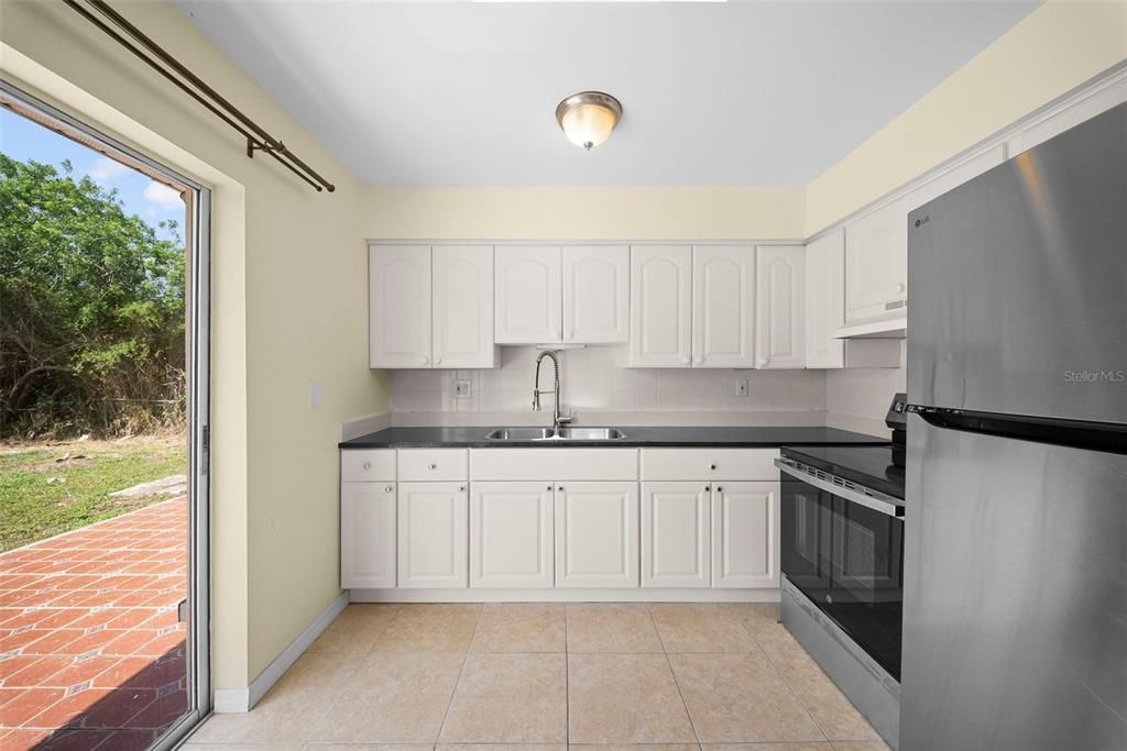 For Sale: $345,000 (3 beds, 2 baths, 1170 Square Feet)