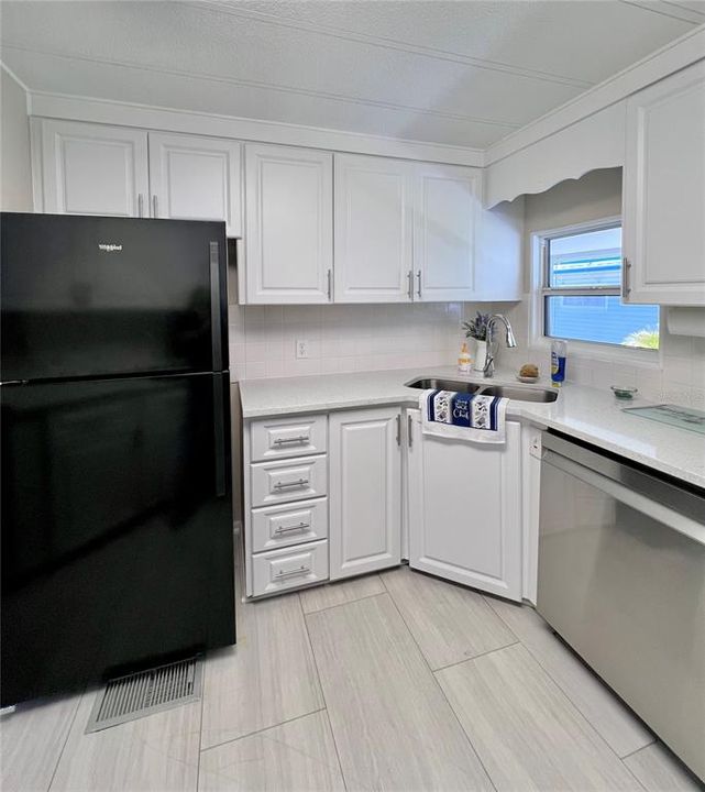 For Sale: $199,000 (2 beds, 2 baths, 1232 Square Feet)