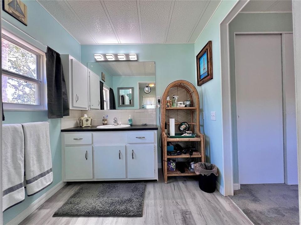 For Sale: $199,000 (2 beds, 2 baths, 1232 Square Feet)