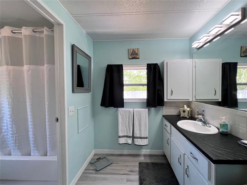 For Sale: $199,000 (2 beds, 2 baths, 1232 Square Feet)