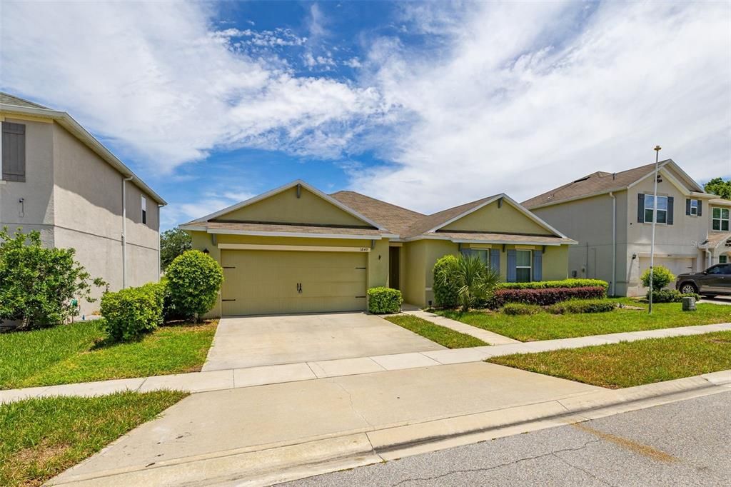 For Sale: $469,000 (4 beds, 2 baths, 2339 Square Feet)