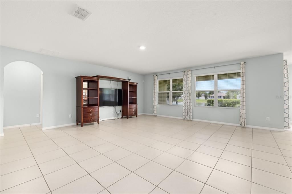 For Sale: $469,000 (4 beds, 2 baths, 2339 Square Feet)