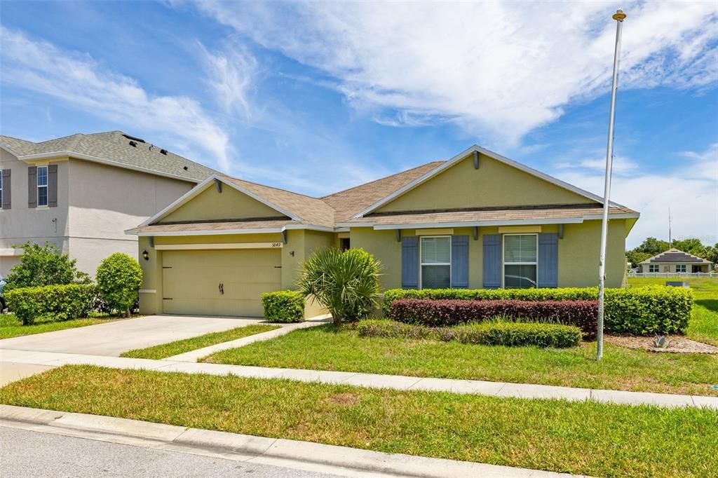 For Sale: $469,000 (4 beds, 2 baths, 2339 Square Feet)