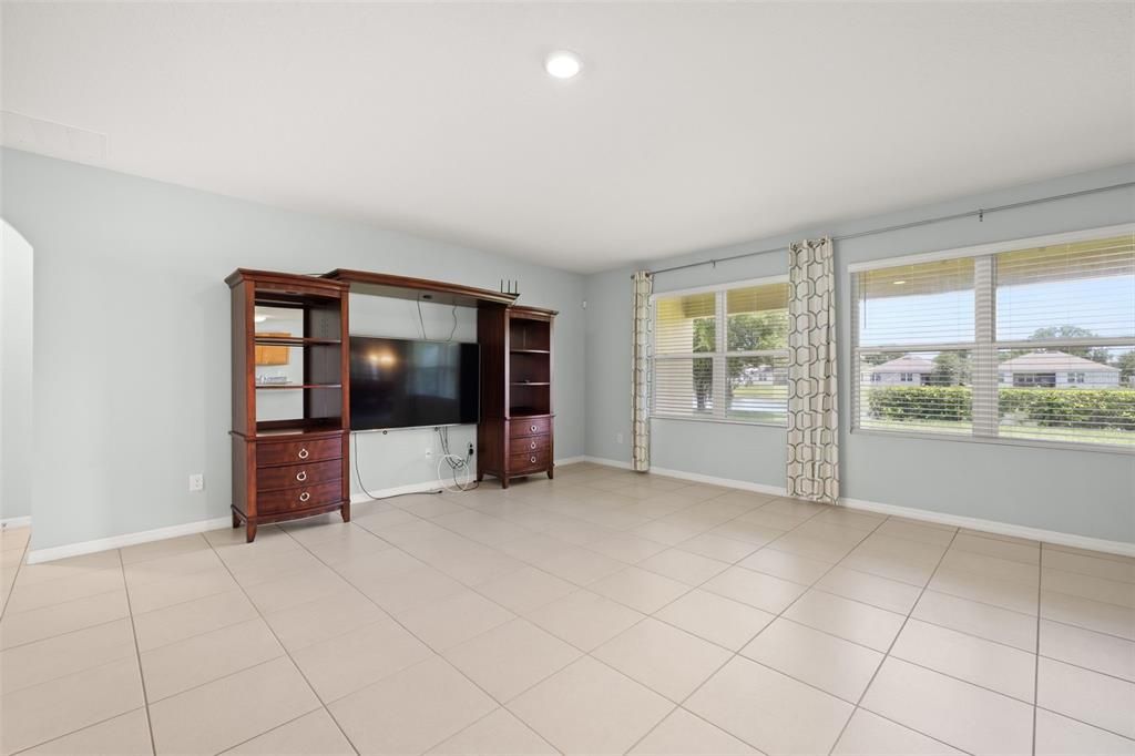 For Sale: $469,000 (4 beds, 2 baths, 2339 Square Feet)