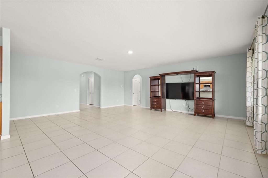 For Sale: $469,000 (4 beds, 2 baths, 2339 Square Feet)