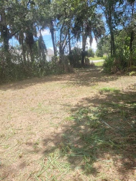 待售: $18,000 (0.11 acres)