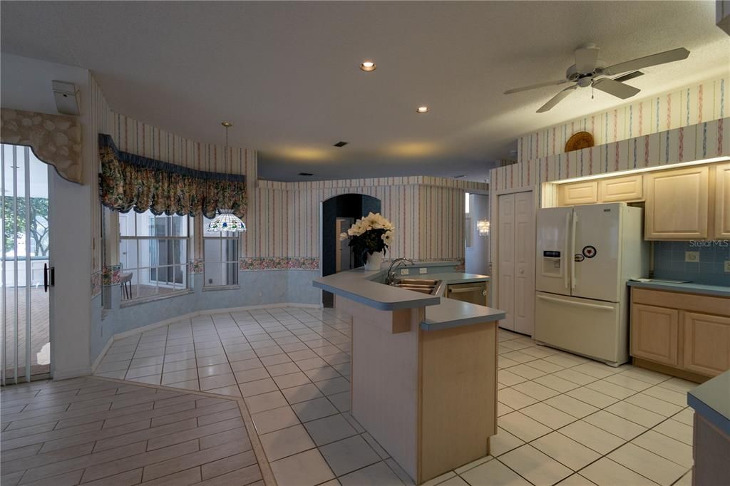 For Sale: $515,000 (3 beds, 3 baths, 2509 Square Feet)