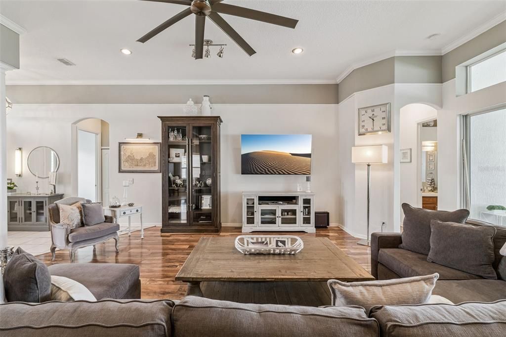 For Sale: $609,000 (4 beds, 3 baths, 2286 Square Feet)