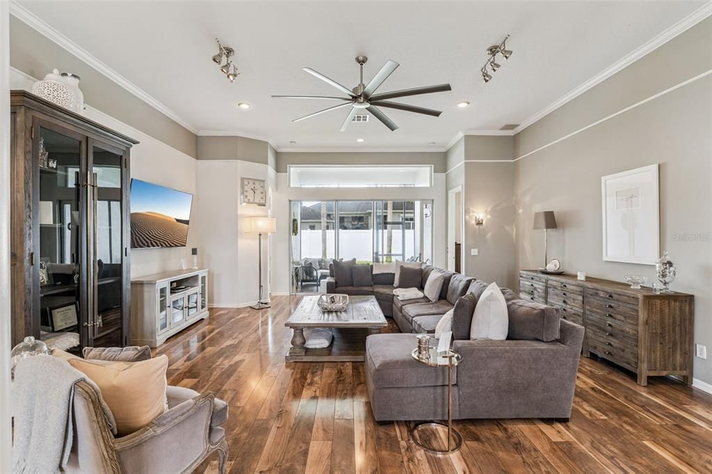 For Sale: $609,000 (4 beds, 3 baths, 2286 Square Feet)
