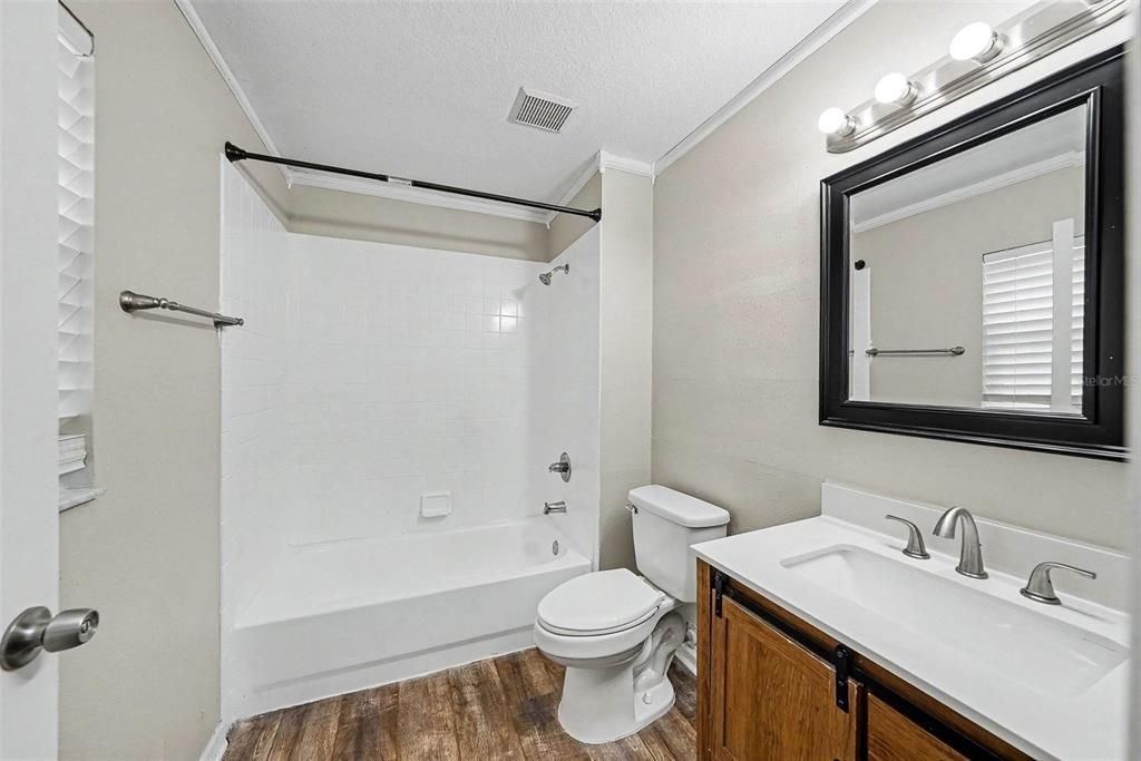 For Sale: $334,900 (4 beds, 2 baths, 1410 Square Feet)