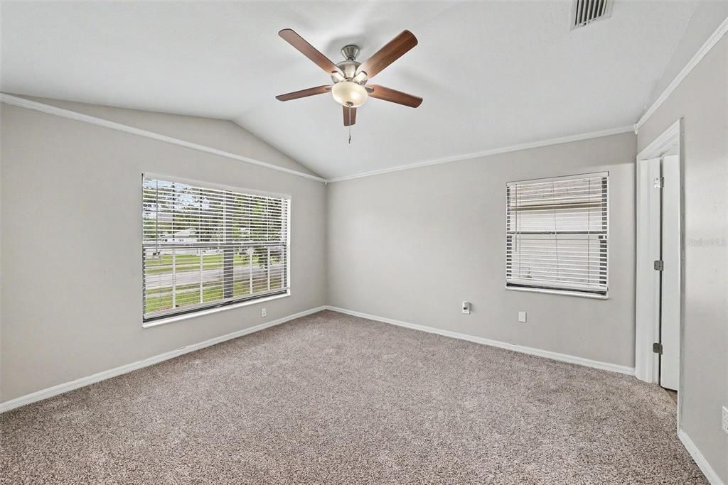For Sale: $334,900 (4 beds, 2 baths, 1410 Square Feet)