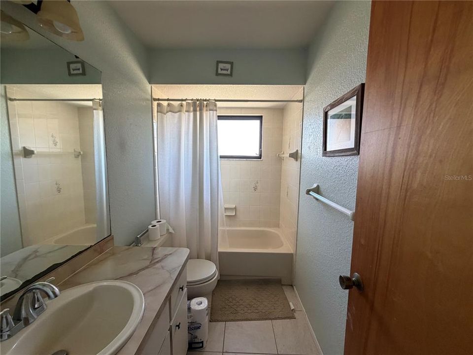 For Sale: $209,900 (2 beds, 2 baths, 1273 Square Feet)
