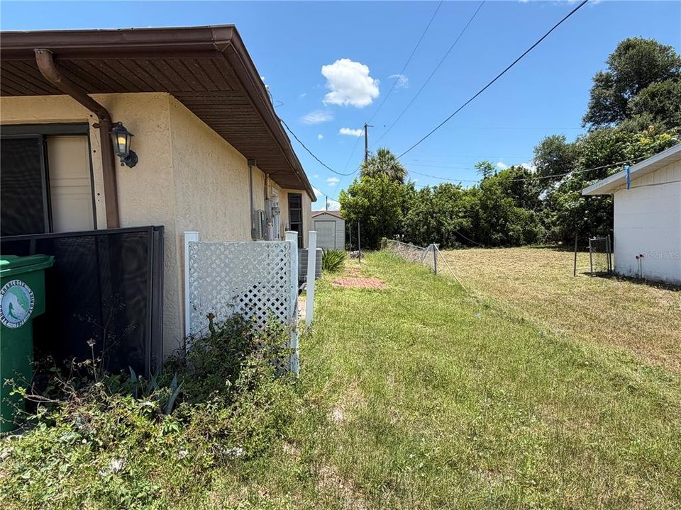 For Sale: $209,900 (2 beds, 2 baths, 1273 Square Feet)