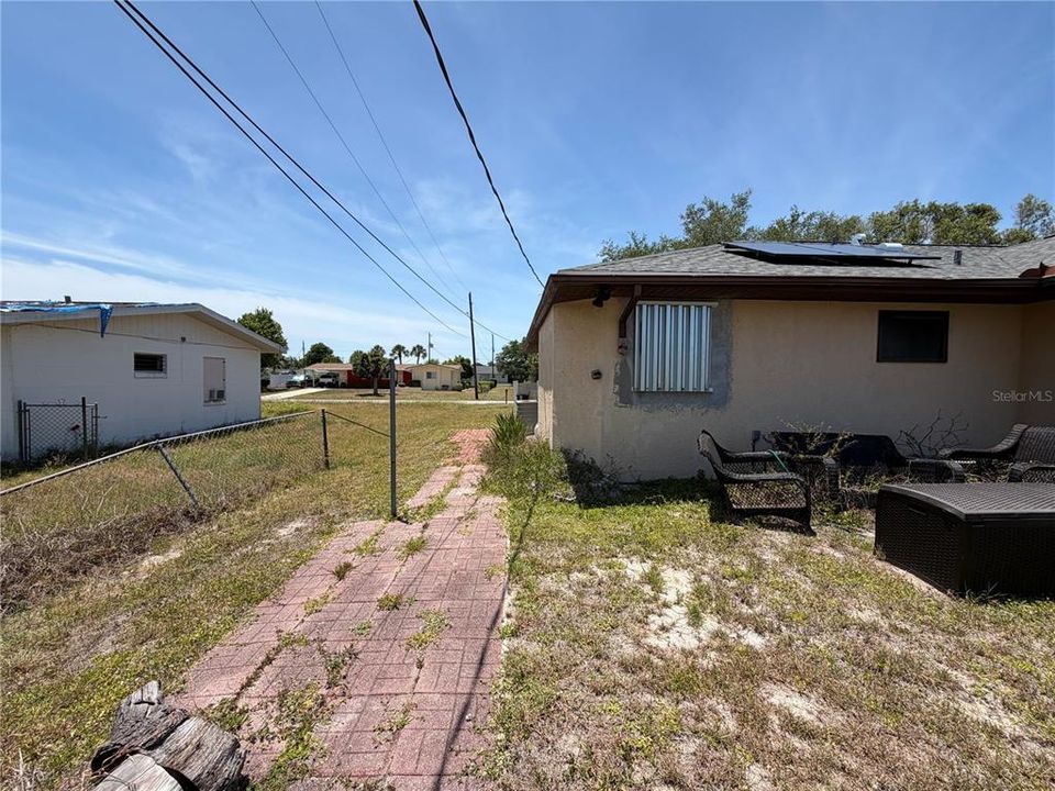 For Sale: $209,900 (2 beds, 2 baths, 1273 Square Feet)