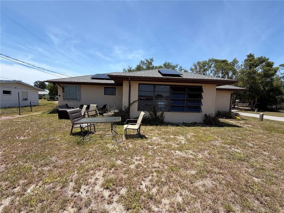 For Sale: $209,900 (2 beds, 2 baths, 1273 Square Feet)