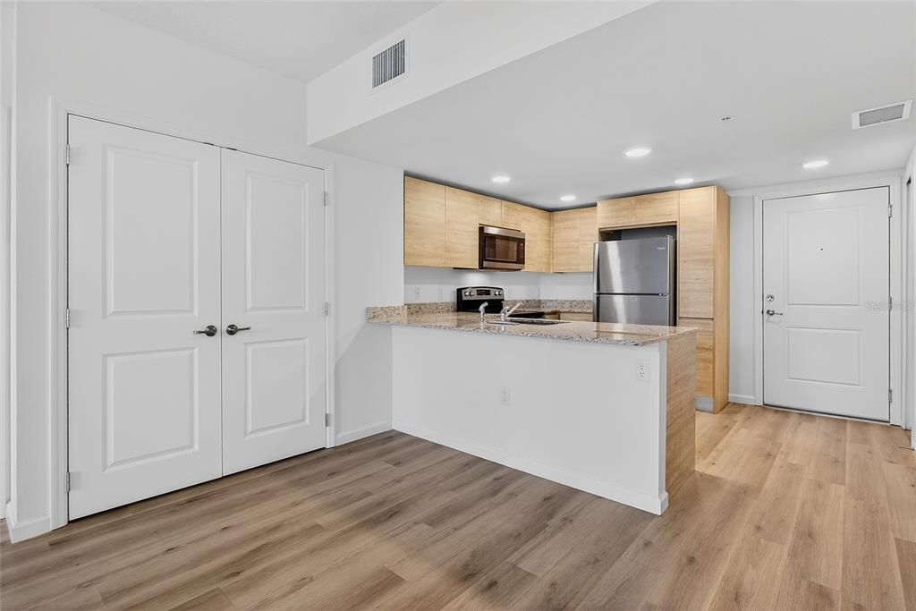 For Sale: $294,900 (3 beds, 2 baths, 1142 Square Feet)