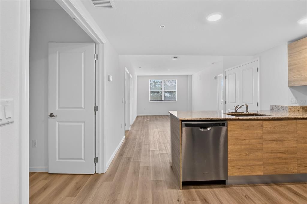 For Sale: $294,900 (3 beds, 2 baths, 1142 Square Feet)