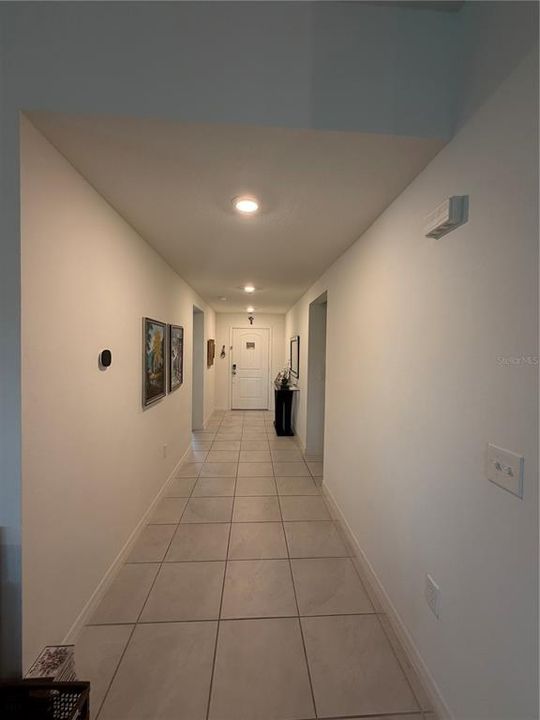For Rent: $2,400 (4 beds, 2 baths, 2004 Square Feet)