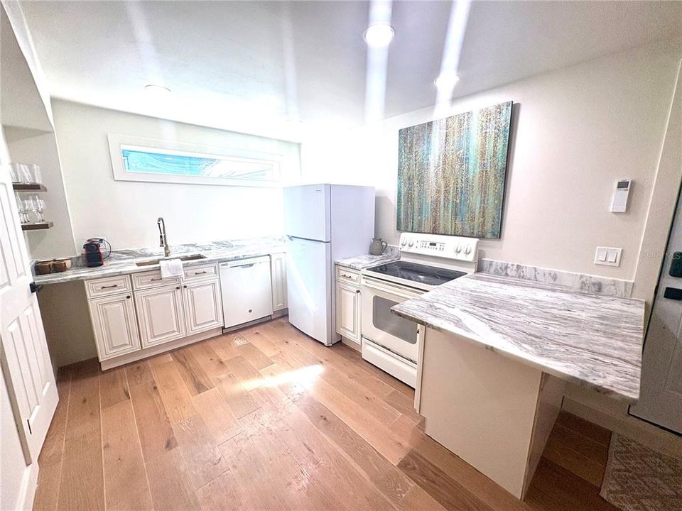 For Rent: $2,000 (1 beds, 1 baths, 459 Square Feet)