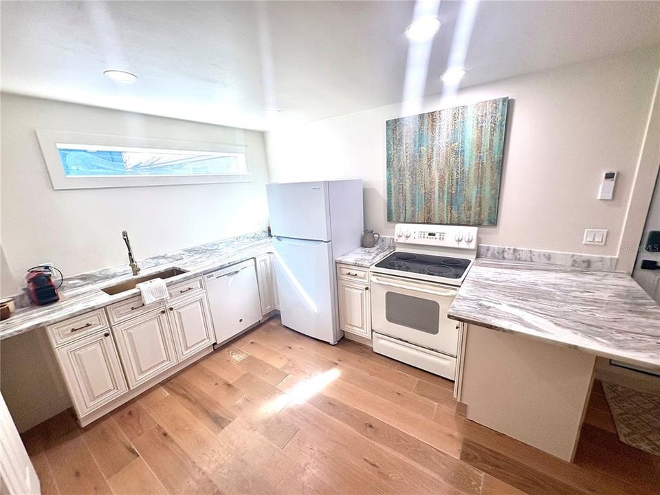 For Rent: $2,000 (1 beds, 1 baths, 459 Square Feet)