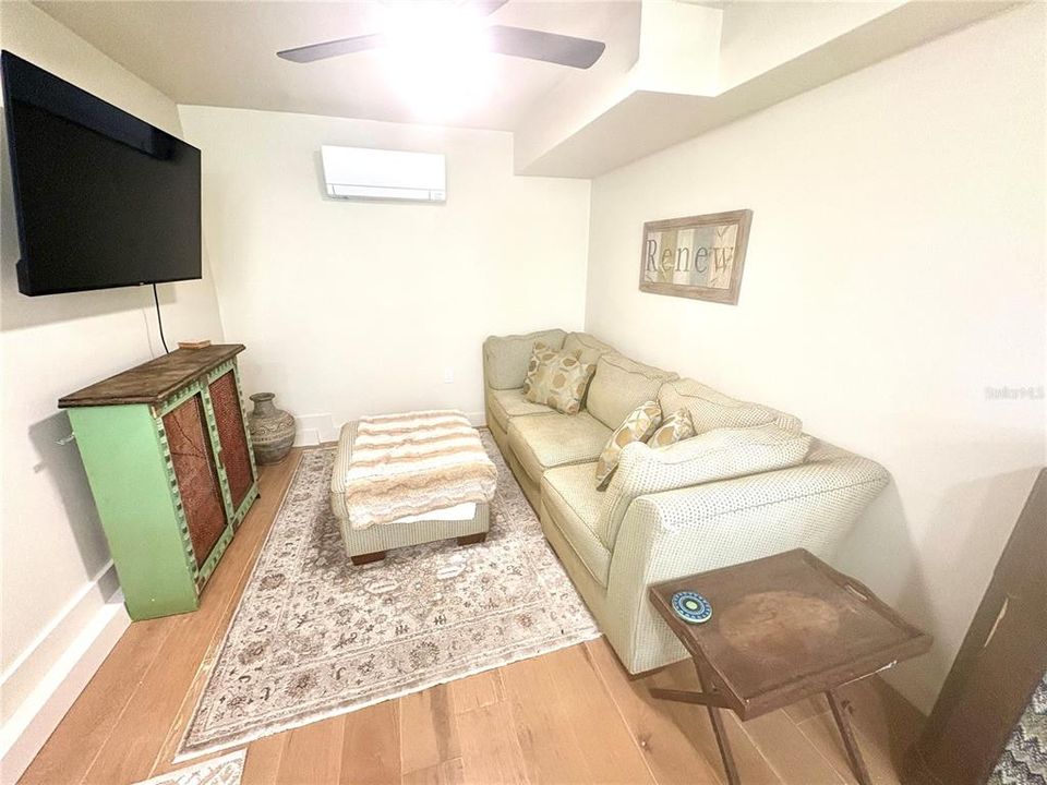 For Rent: $2,000 (1 beds, 1 baths, 459 Square Feet)