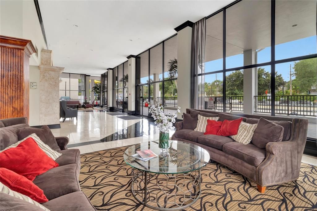 For Sale: $375,000 (2 beds, 2 baths, 1189 Square Feet)