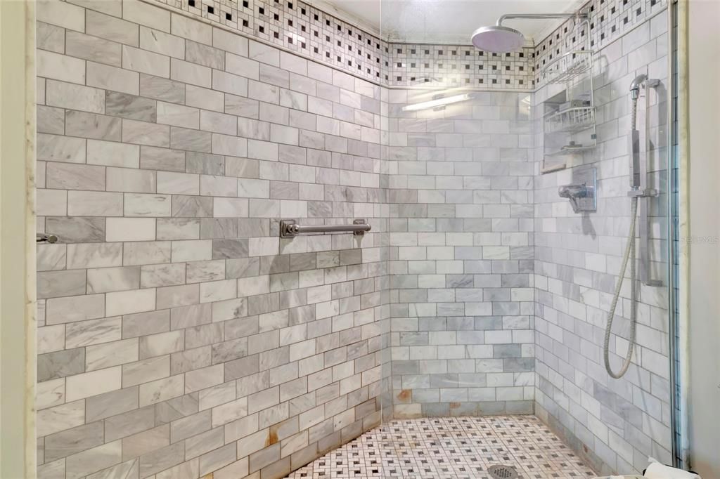For Sale: $375,000 (2 beds, 2 baths, 1189 Square Feet)