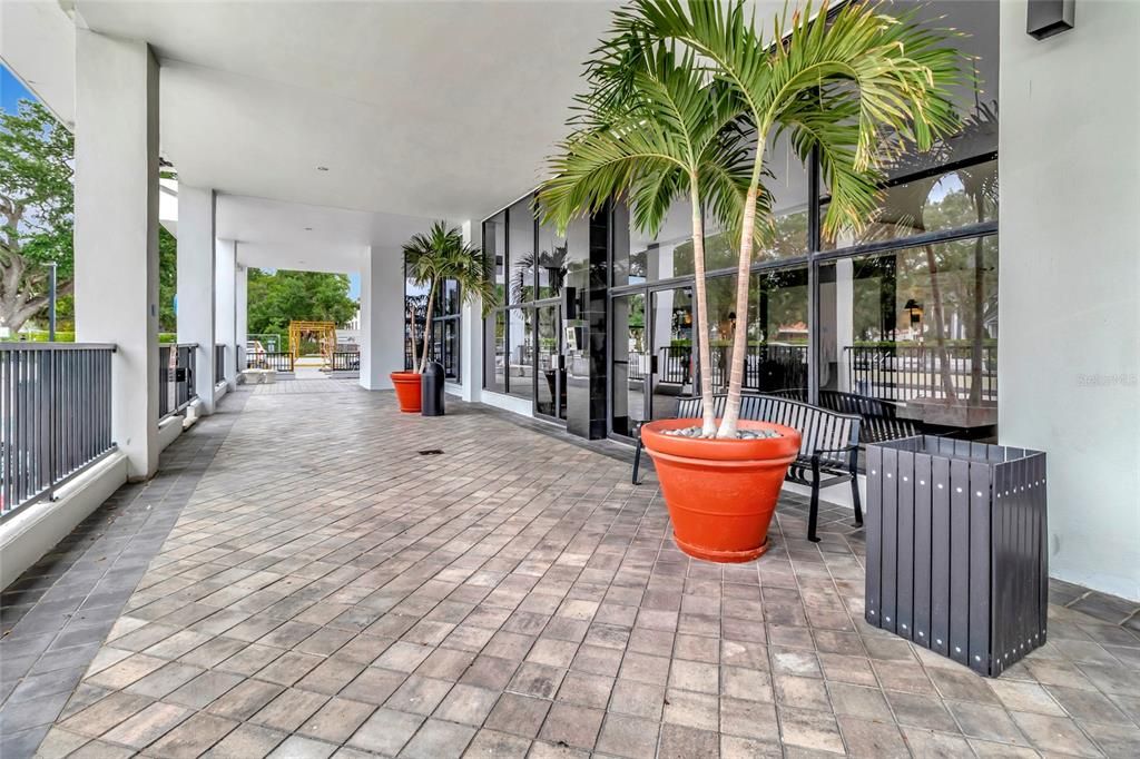 For Sale: $375,000 (2 beds, 2 baths, 1189 Square Feet)