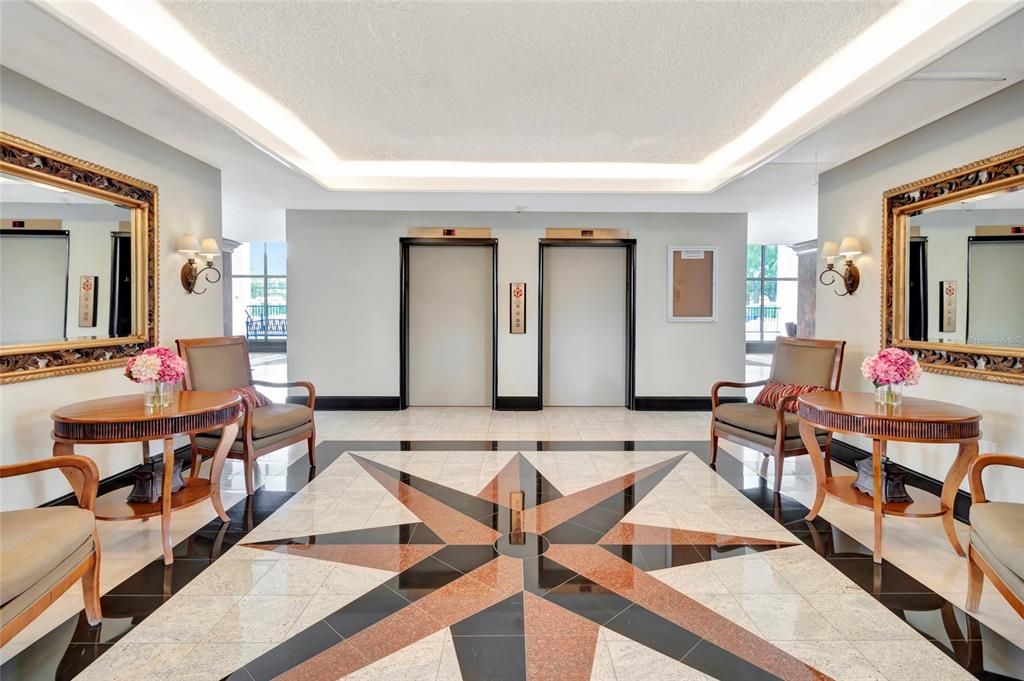 For Sale: $375,000 (2 beds, 2 baths, 1189 Square Feet)