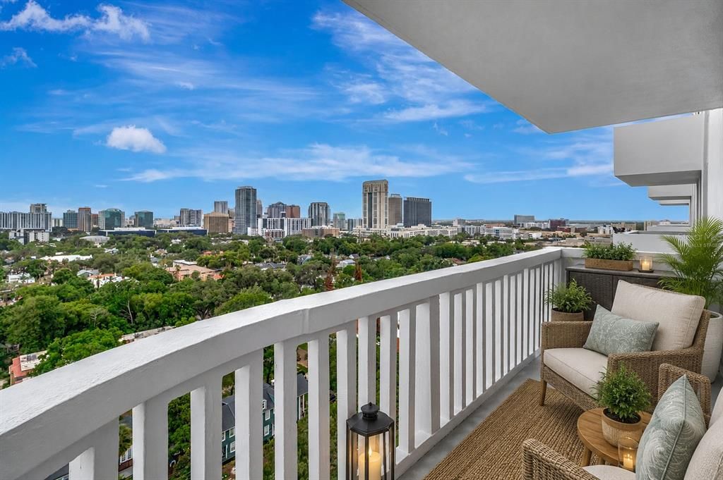 For Sale: $375,000 (2 beds, 2 baths, 1189 Square Feet)