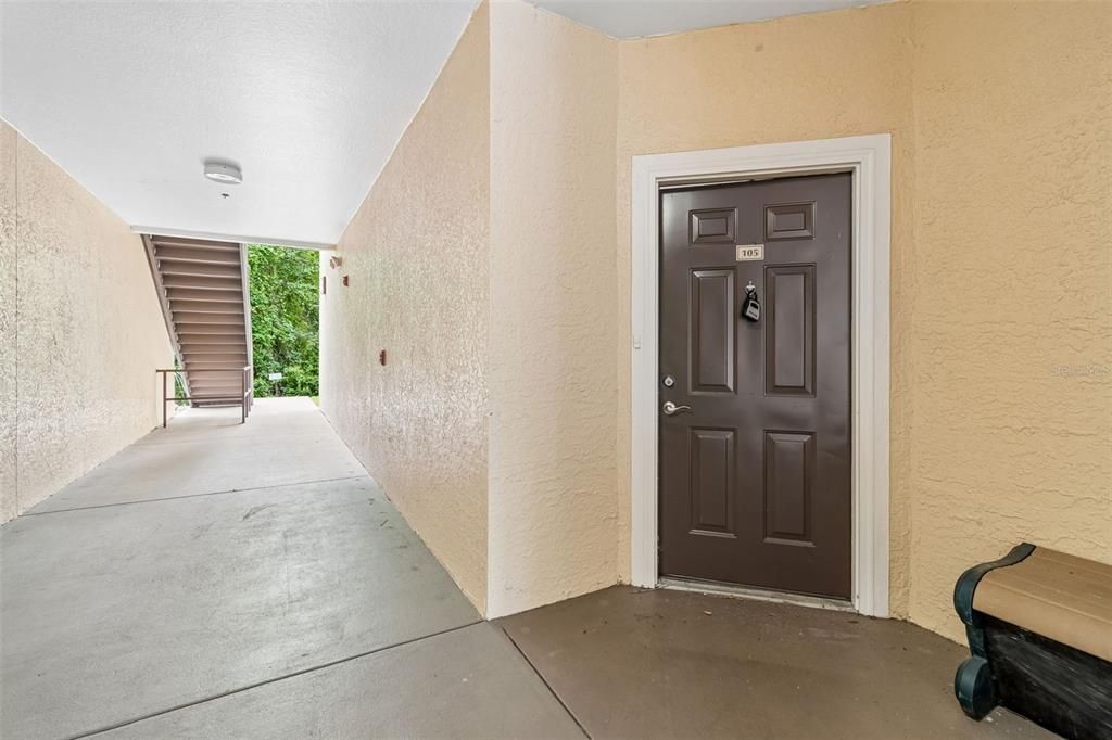 For Sale: $165,000 (1 beds, 1 baths, 851 Square Feet)