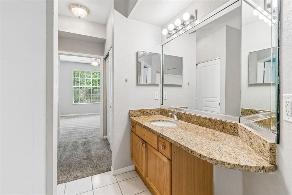 For Sale: $165,000 (1 beds, 1 baths, 851 Square Feet)
