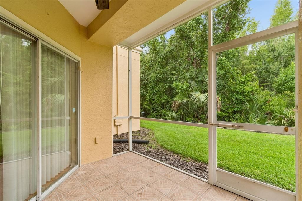 For Sale: $165,000 (1 beds, 1 baths, 851 Square Feet)