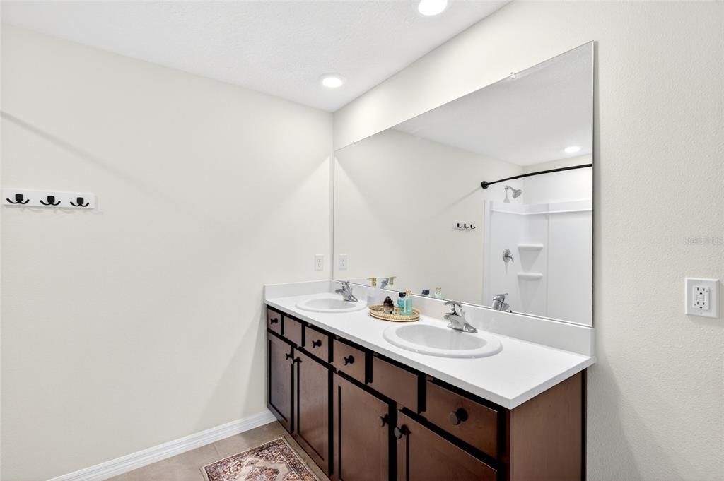 En Venta: $294,000 (3 camas, 2 baños, 1672 Pies cuadrados)