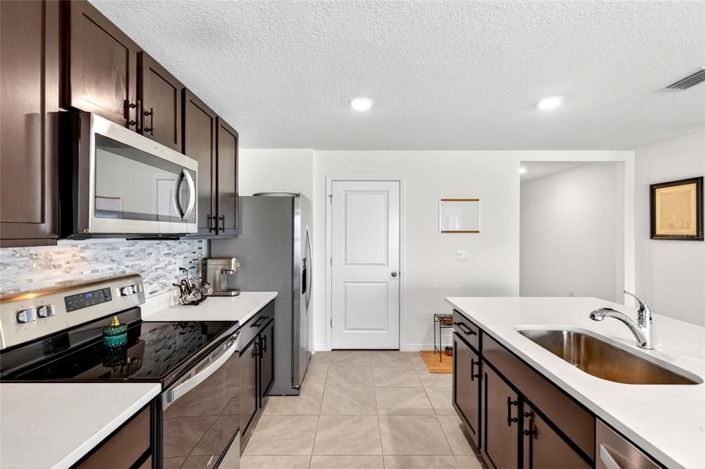 En Venta: $294,000 (3 camas, 2 baños, 1672 Pies cuadrados)