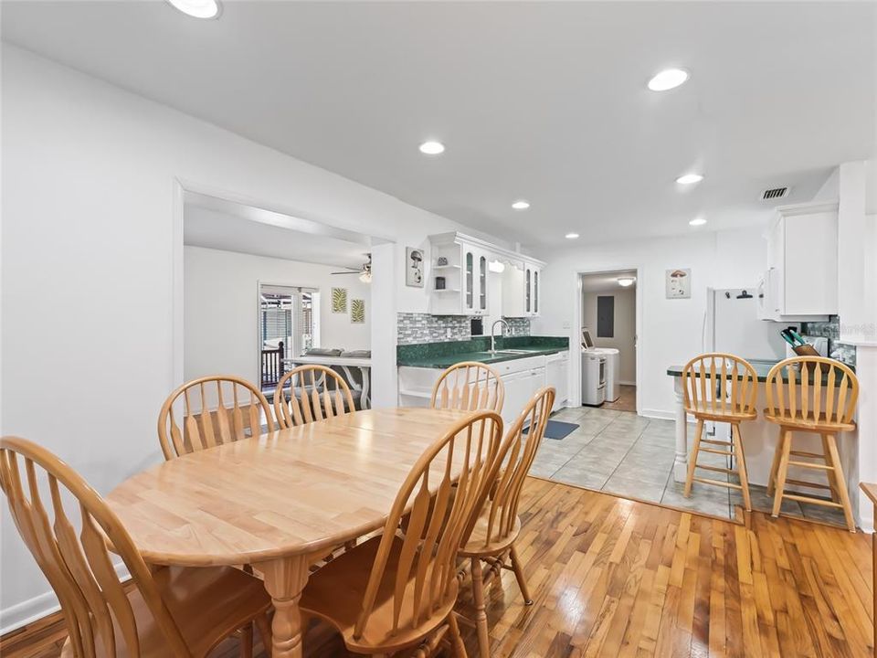 For Sale: $350,000 (3 beds, 2 baths, 1659 Square Feet)