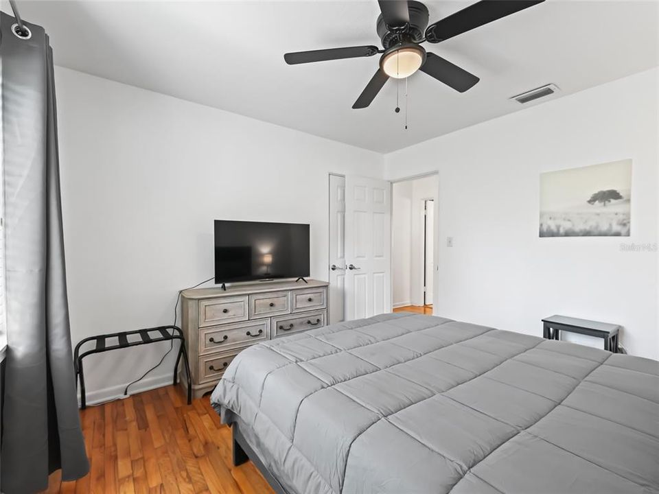 For Sale: $350,000 (3 beds, 2 baths, 1659 Square Feet)