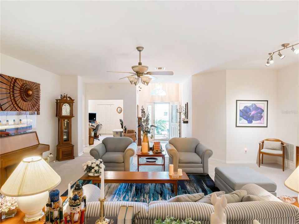 For Sale: $369,900 (2 beds, 2 baths, 2031 Square Feet)