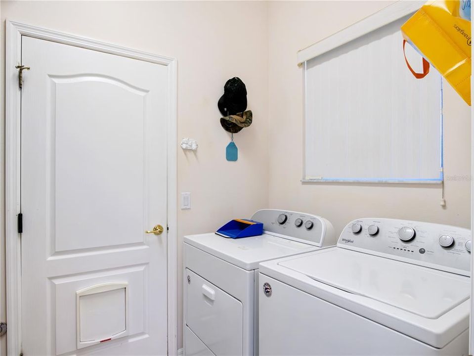 For Sale: $369,900 (2 beds, 2 baths, 2031 Square Feet)