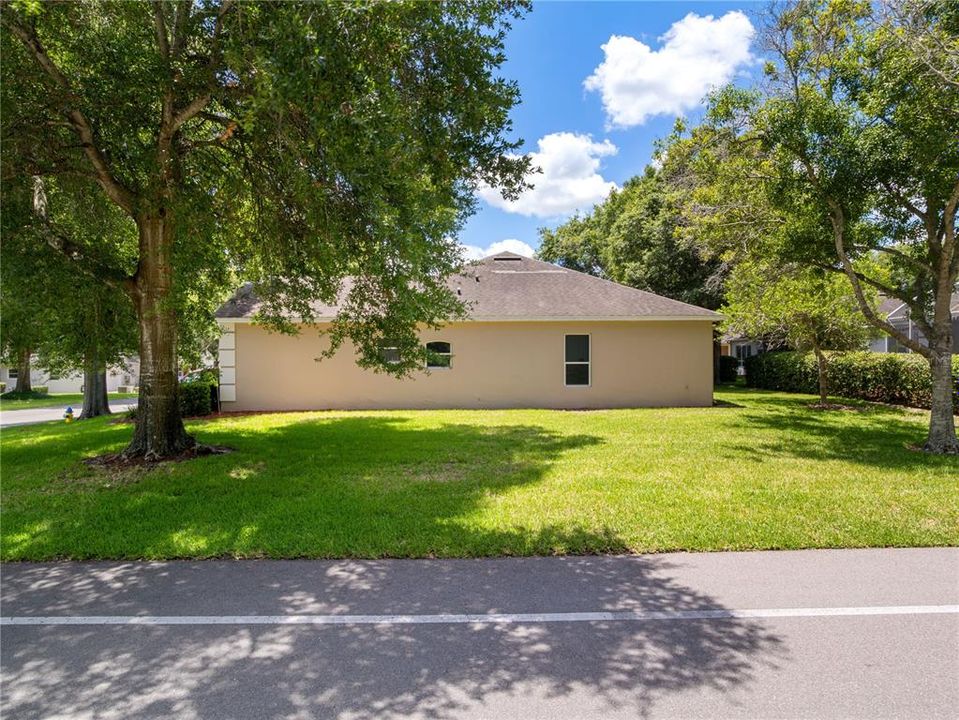For Sale: $369,900 (2 beds, 2 baths, 2031 Square Feet)