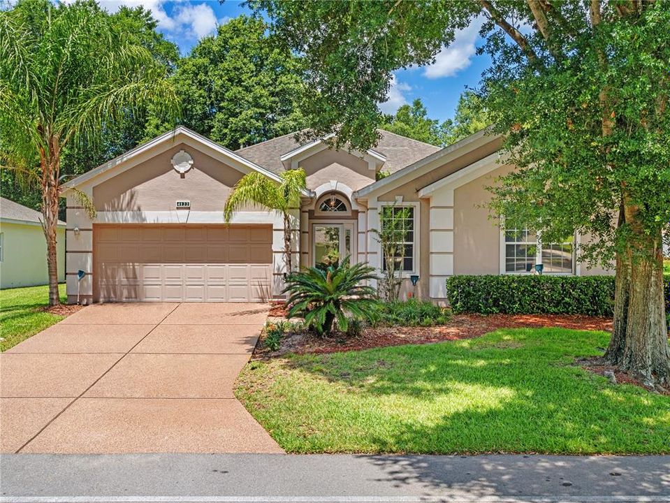 For Sale: $369,900 (2 beds, 2 baths, 2031 Square Feet)