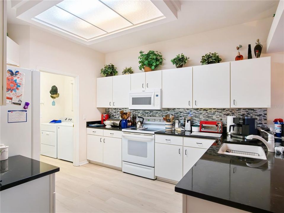 For Sale: $369,900 (2 beds, 2 baths, 2031 Square Feet)