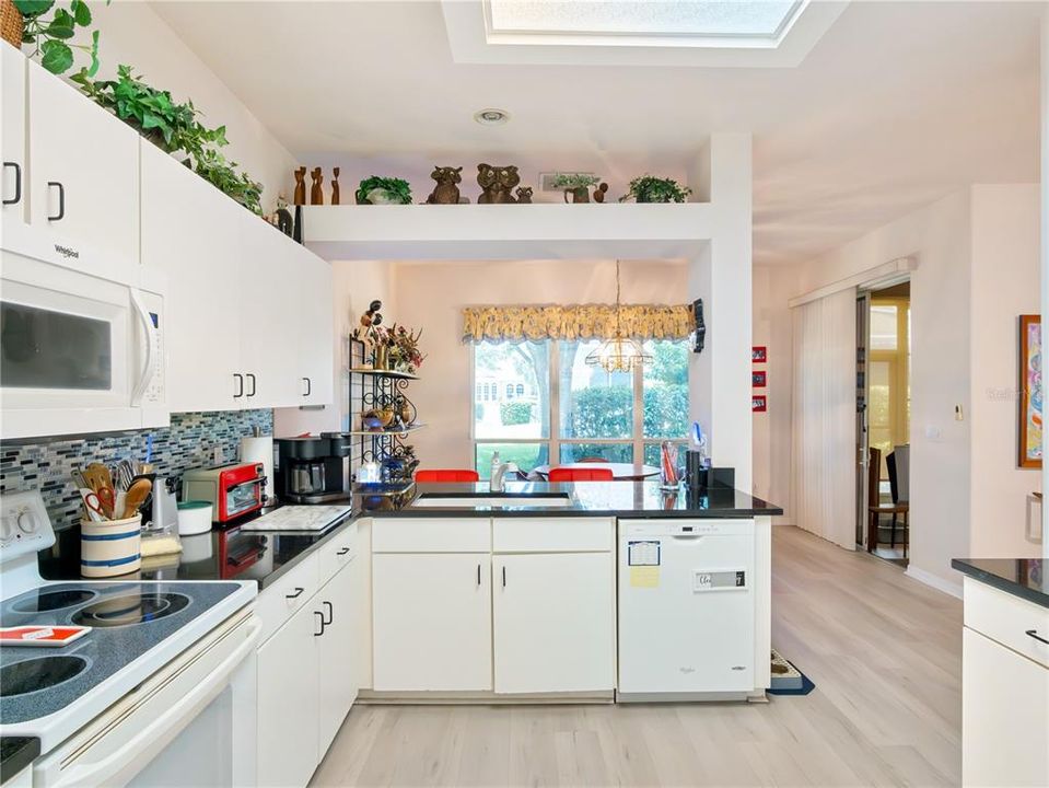 For Sale: $369,900 (2 beds, 2 baths, 2031 Square Feet)