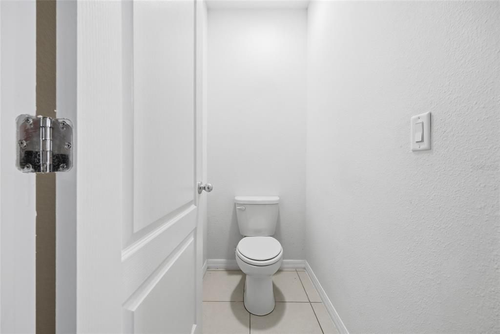 На продажу: $334,900 (3 спален, 2 ванн, 1703 Квадратных фут)