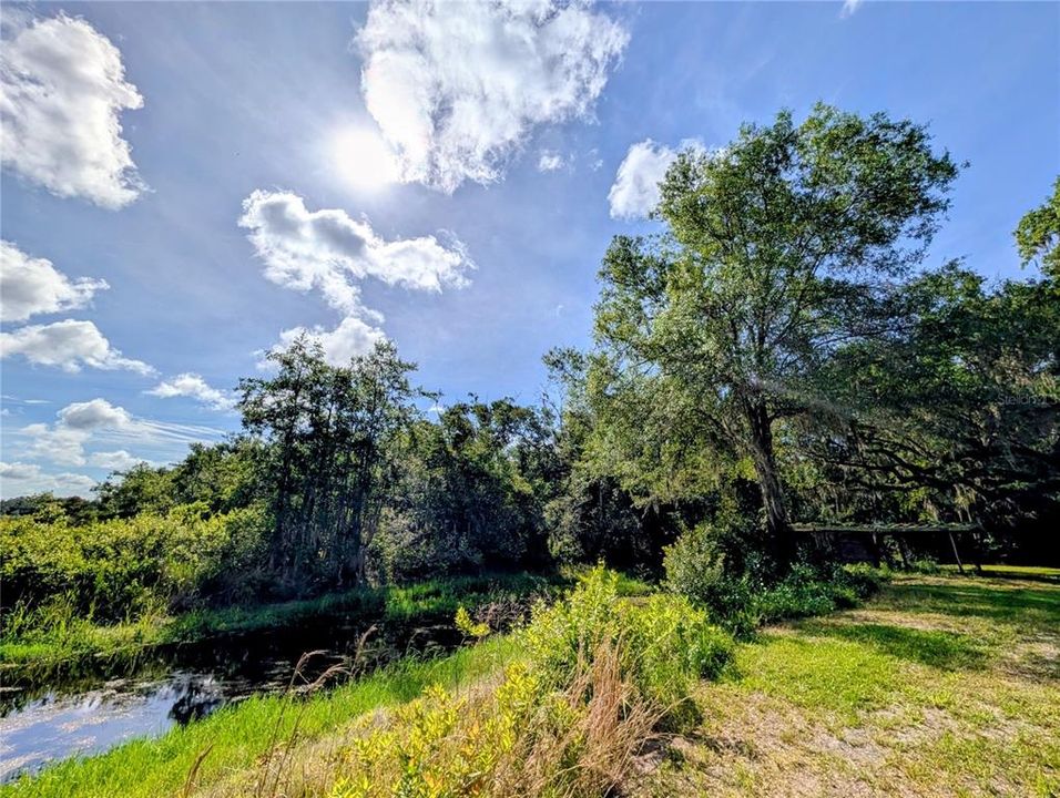 En Venta: $1,000,000 (0.42 acres)