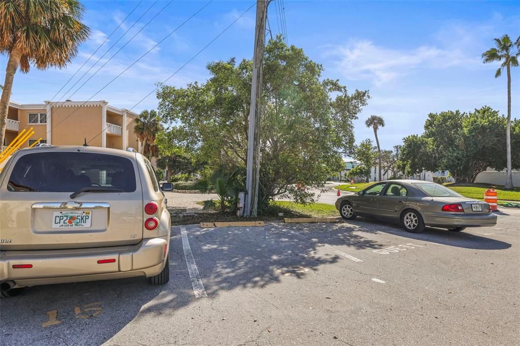 For Rent: $2,000 (2 beds, 2 baths, 875 Square Feet)