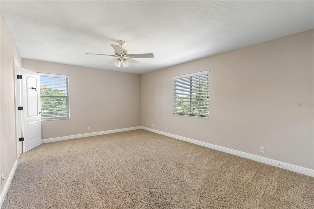 For Sale: $1,050,000 (4 beds, 3 baths, 3470 Square Feet)