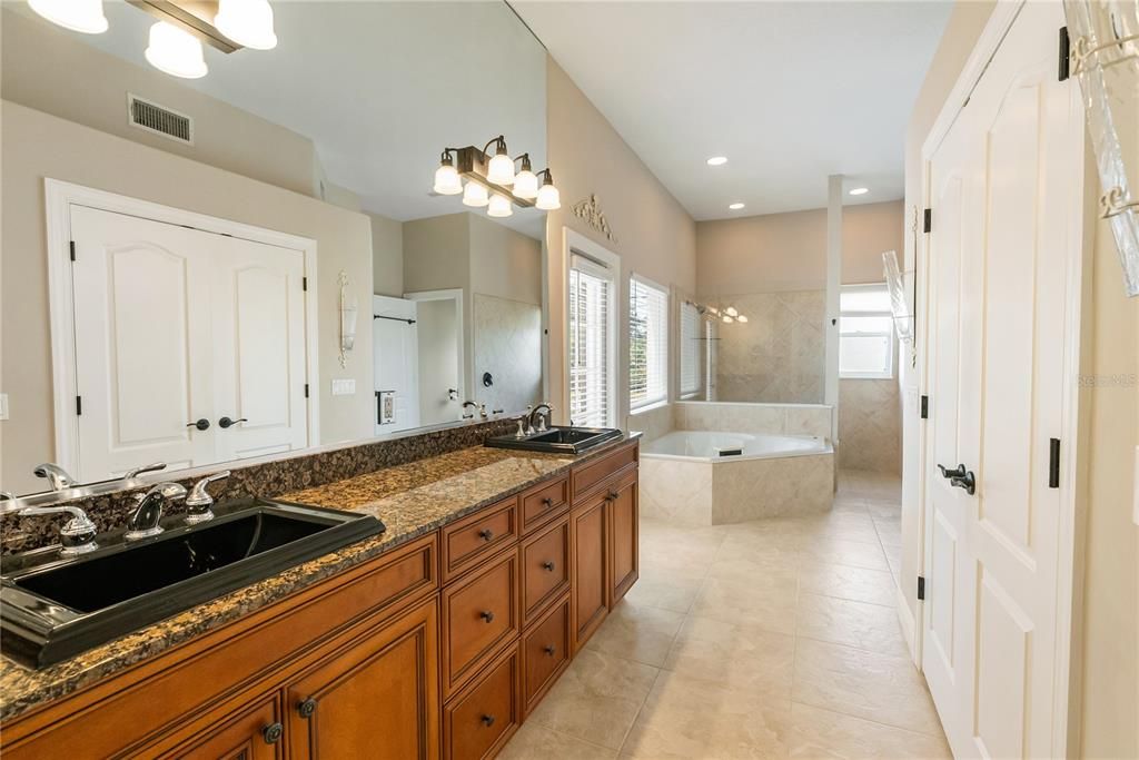 For Sale: $1,050,000 (4 beds, 3 baths, 3470 Square Feet)